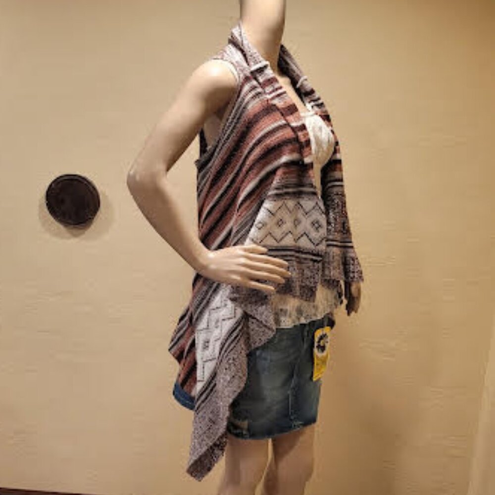 Lildy Cardigan style sweater vest - Size: S-M